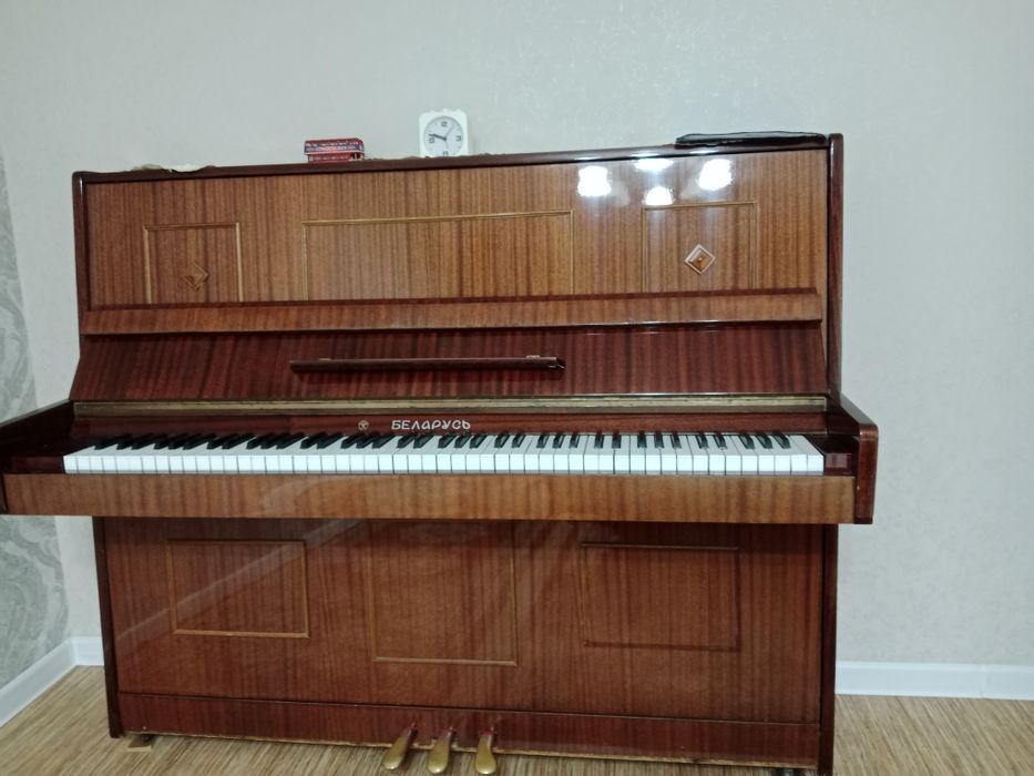Продам фортепиано Беларусь советских времён за 35000 тенге.