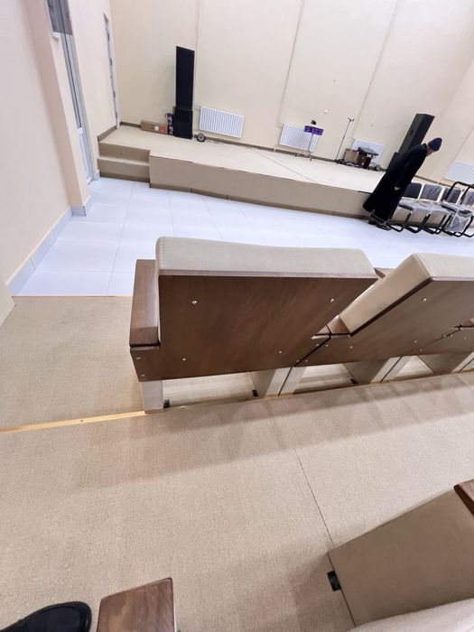 Театральные кресла. Кресло в зал