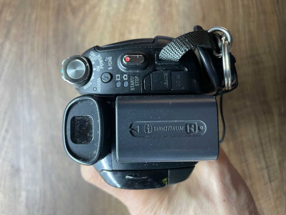 Camera video Sony cu HDD si obiectiv Wide