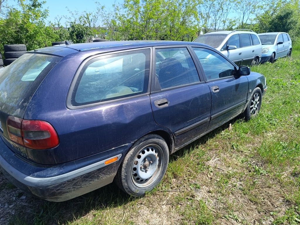 Piese Volvo V40 1.9diesel 2002