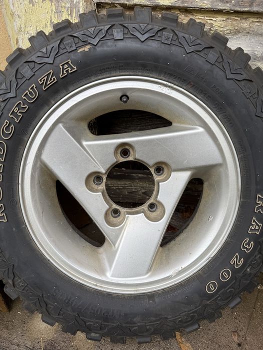 Оригинални Джанти 15 с OffRoad Гуми 205 70 15 Suzuki Jimny /Samurai