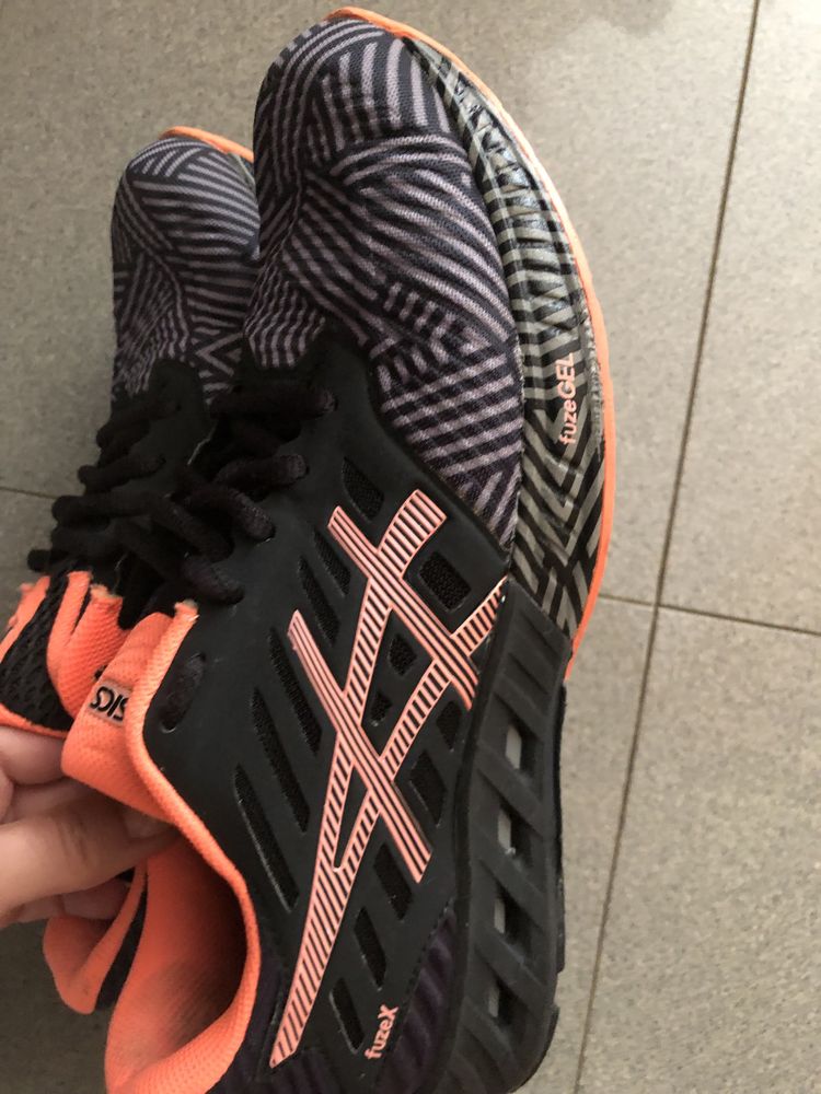 Маратонки ASICS FuzeX 38