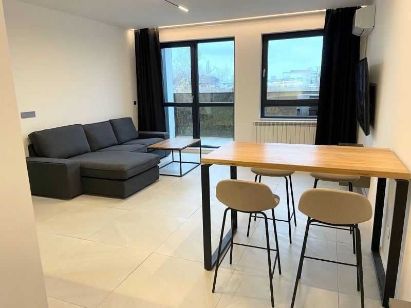 Продава се Тристаен апартамент в София, Младост 4 - 90 кв.м за 2500 €/кв.м - Снимка #2