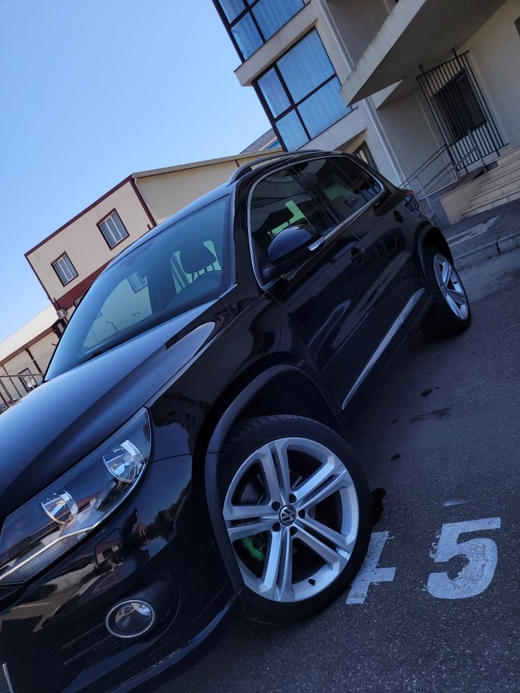 Volkswagen Tiguan R line. Automat 4X4 Euro 5