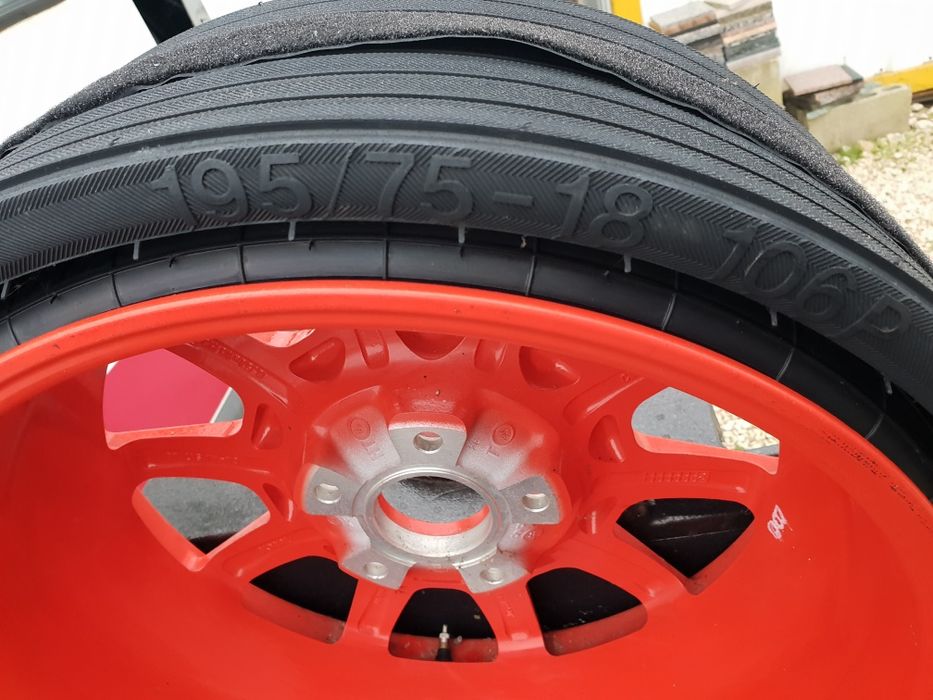 Продавам резервна гума Туарег(Touareg) 3.0Tdi 5x130mm