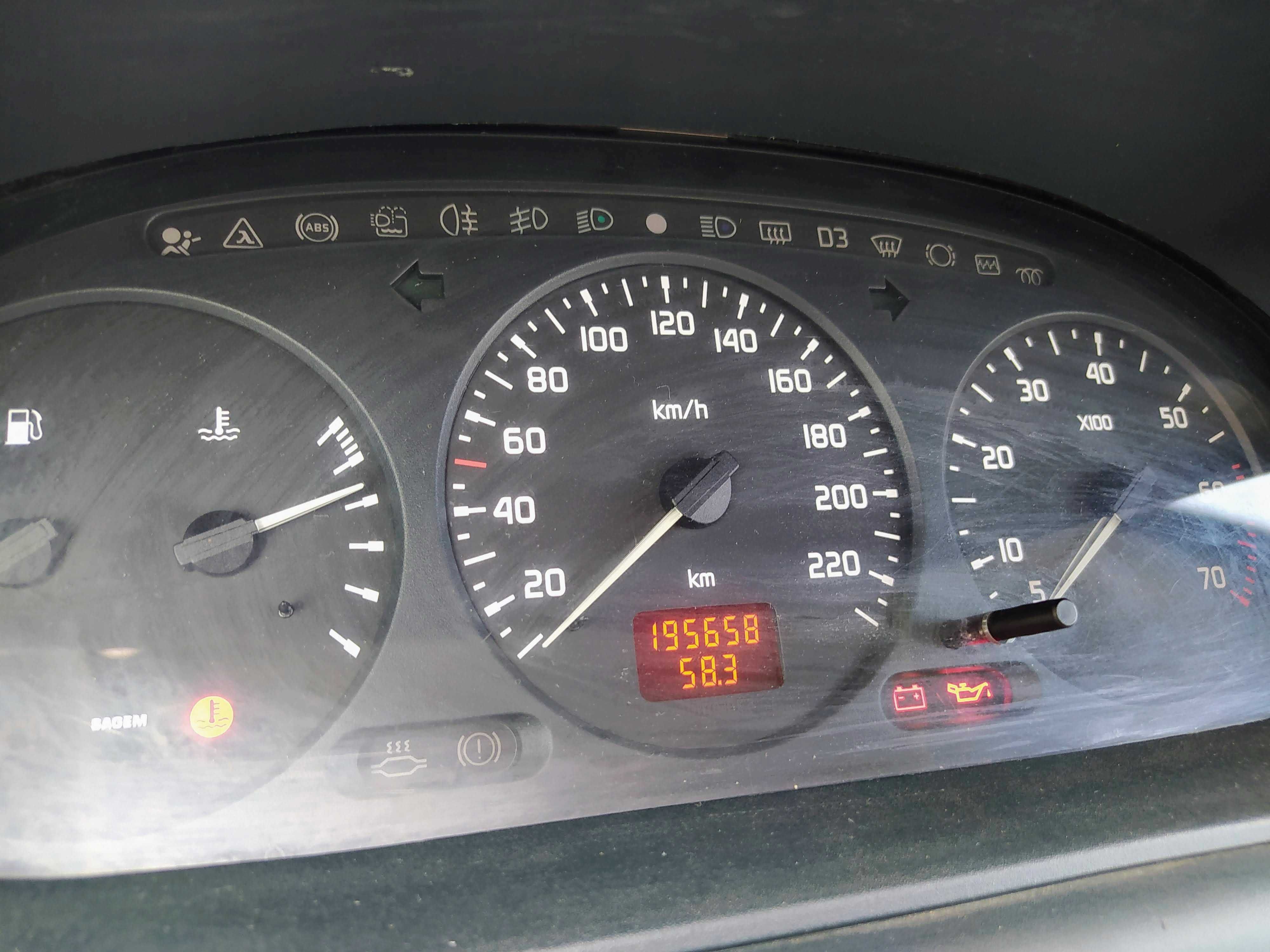 лек автомобил Renault Megan Scenic
