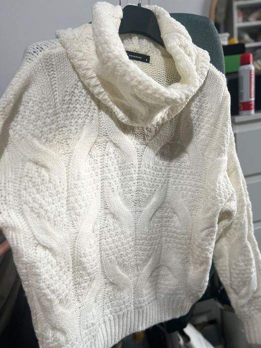 Pulover reserved alb S cu model, damă