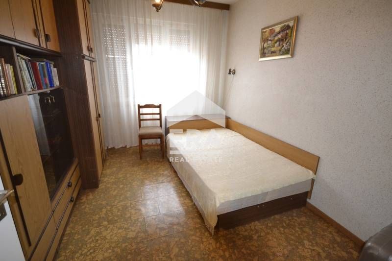 Просторен многостаен апартамент в кв. Овчарски.