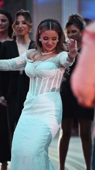 Vand rochie de mireasa