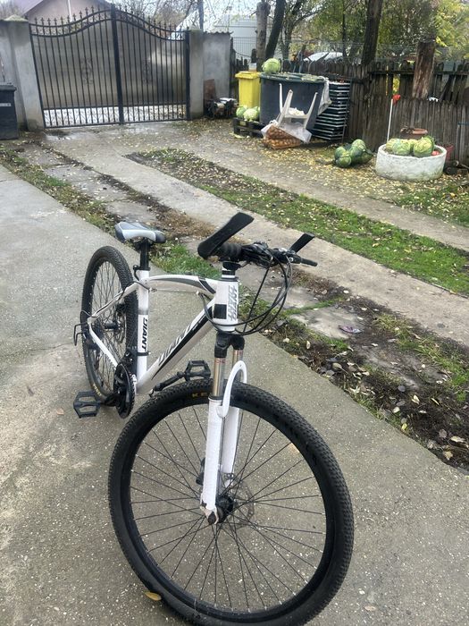 Vand bicicleta noua