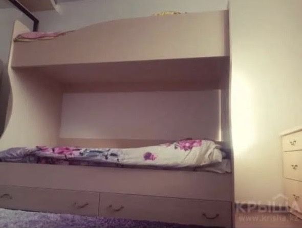 Двухьярусная кровать