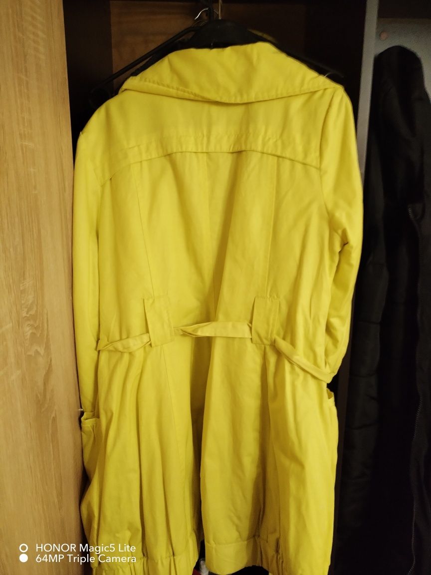 Лимонено жълто сако/палтенце