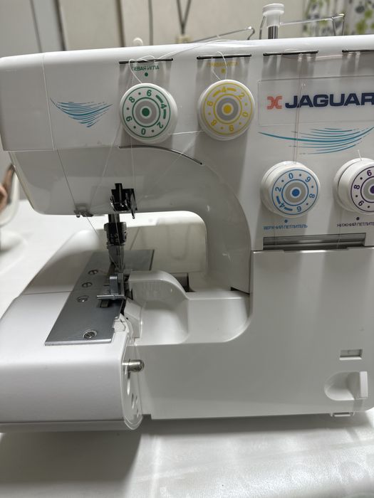 Оверлок бытовой состояние 10/10