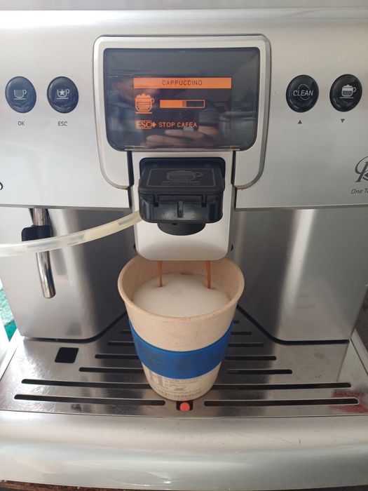 Aparat de cafea Espresso Saeco Royal One Touch Cappuccino