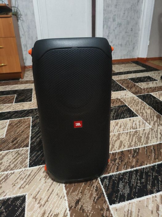 Портативная колонка JBL