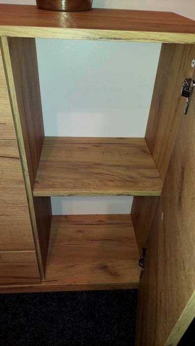 Vand 2 Comode 4 sertare 1 ușă JENSLEV stejar sălbatic .