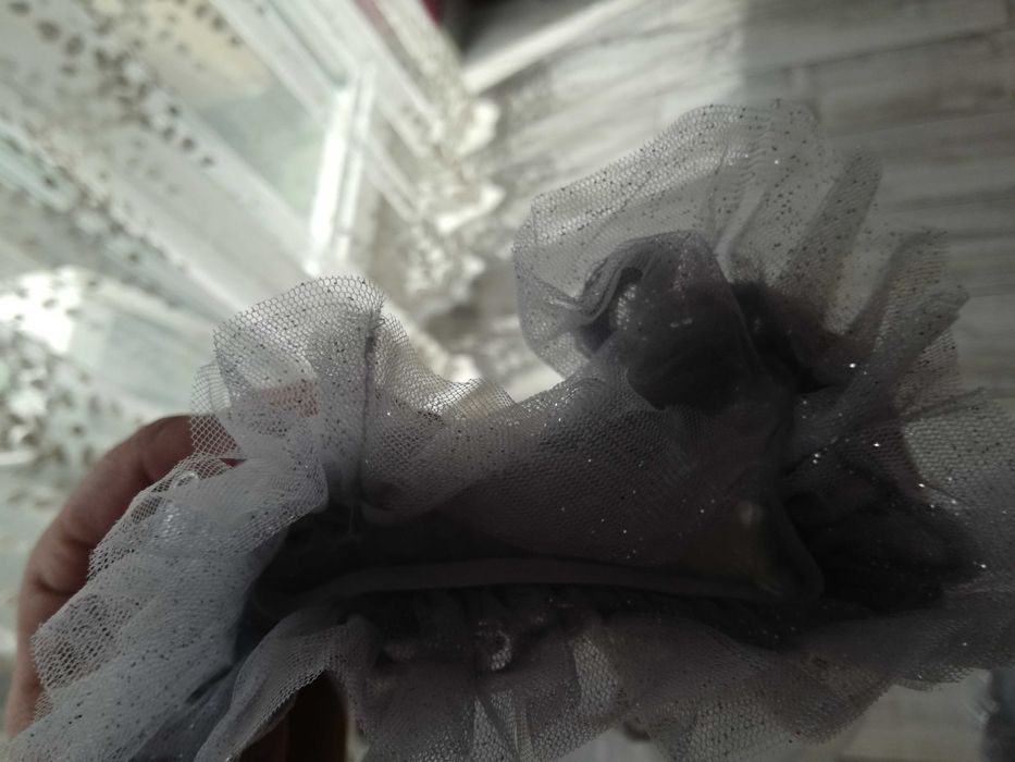 Продавам чисто нова-светло-сива рокля за Абитуриентски бал