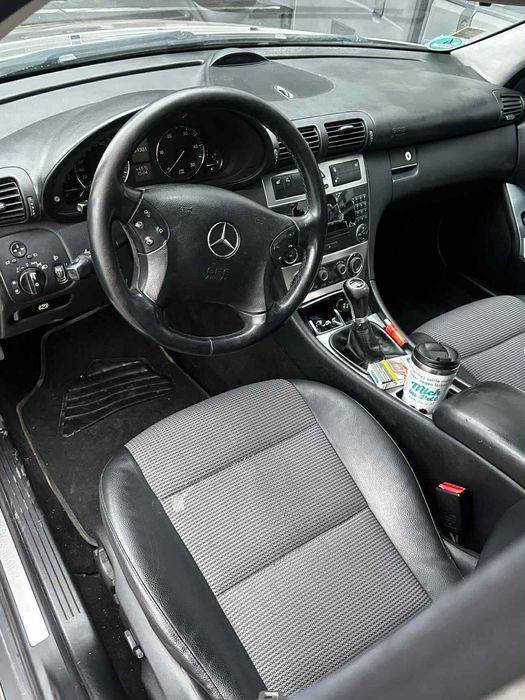 Продава се-Mercedes-C220