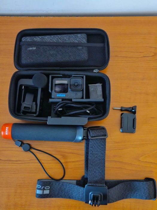 GoPro Hero 12 Black + Media Mod + Pachet de accesorii + Garantie