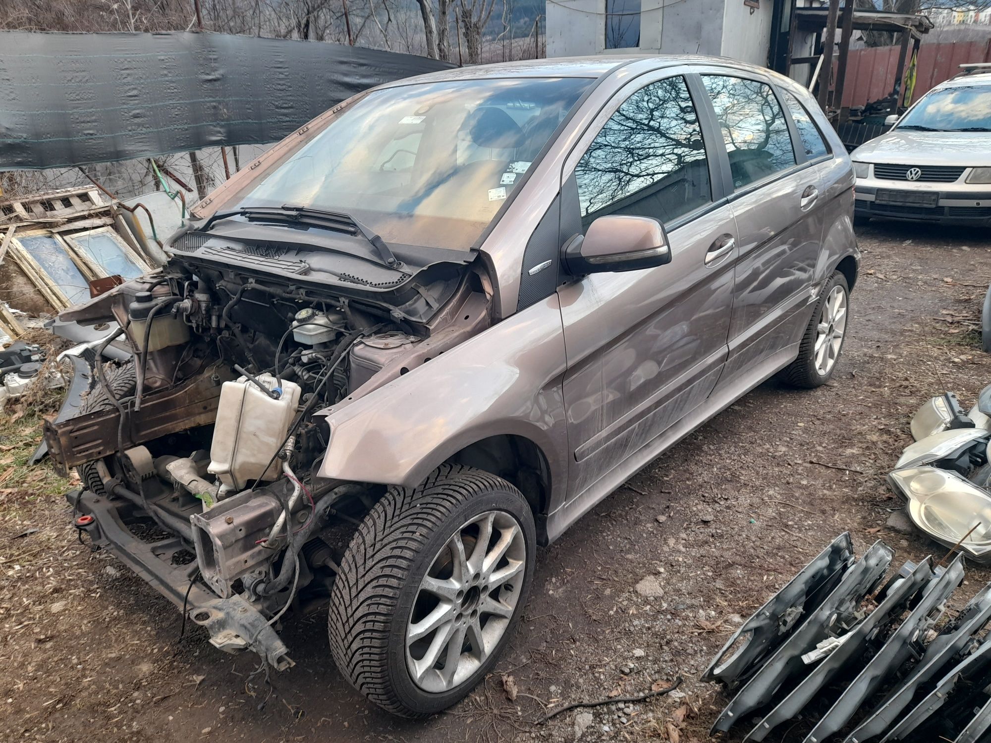 Мерцедес В 170 бензин 2000сс на части