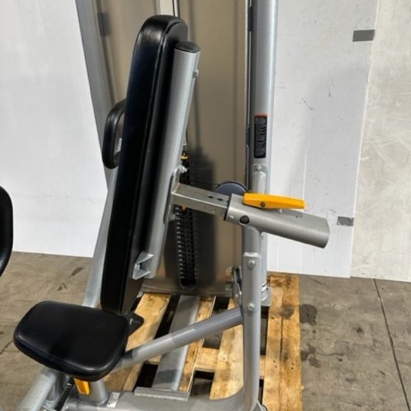 Уред за гърди - Precor Vitality - Chest press