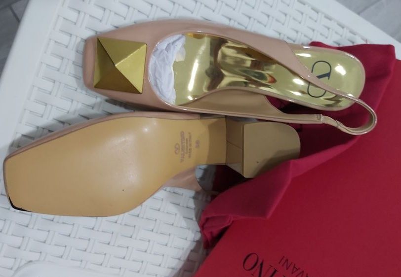 Pantofi Valentino-piele naturală-Reducere la jumătate de preț!