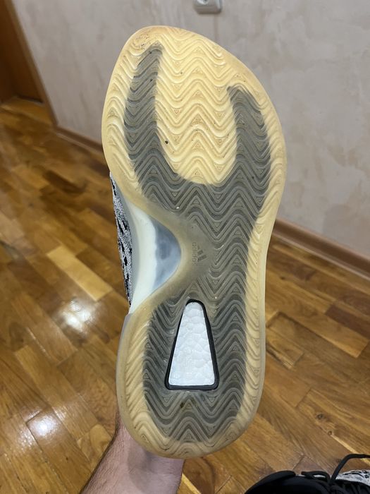 Adidas yeezy QNTM