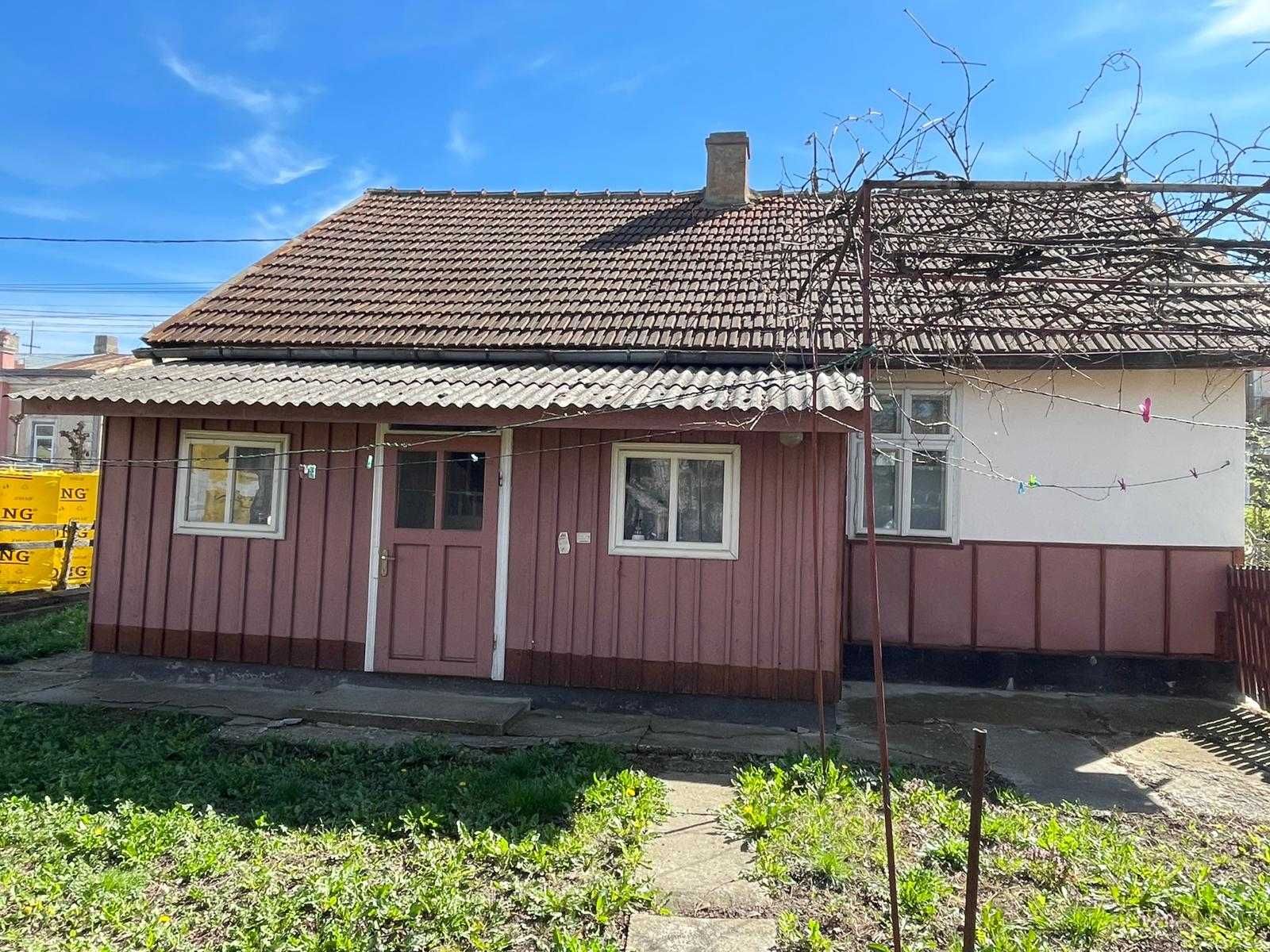 Casa  cu teren de vanzare in Siret,  E85