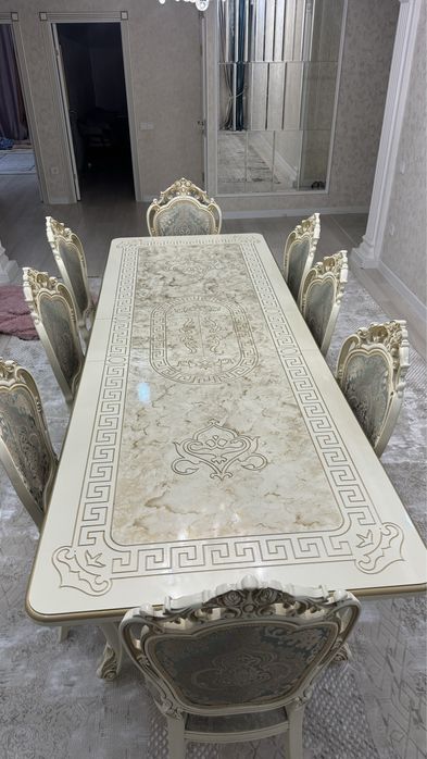 Гостевой стол с стульями