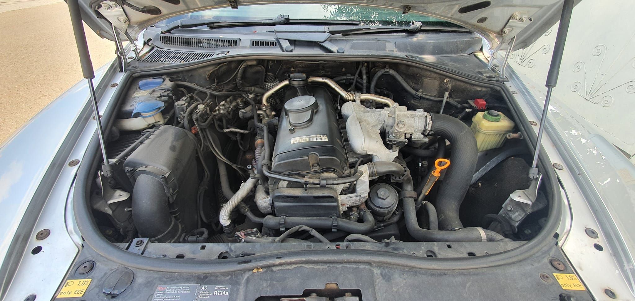 Motor complet fara anexe Vw Touareg 7L facelift an 2008 motor 2.5 tdi BPE BAC 128 kw 174 cp cutie viteza manuala far faruri stanga dreapta xenon pompa inalta inalte grup diferential fata spate compresor clima ac electromotor dezmembrez dezmebrari piese