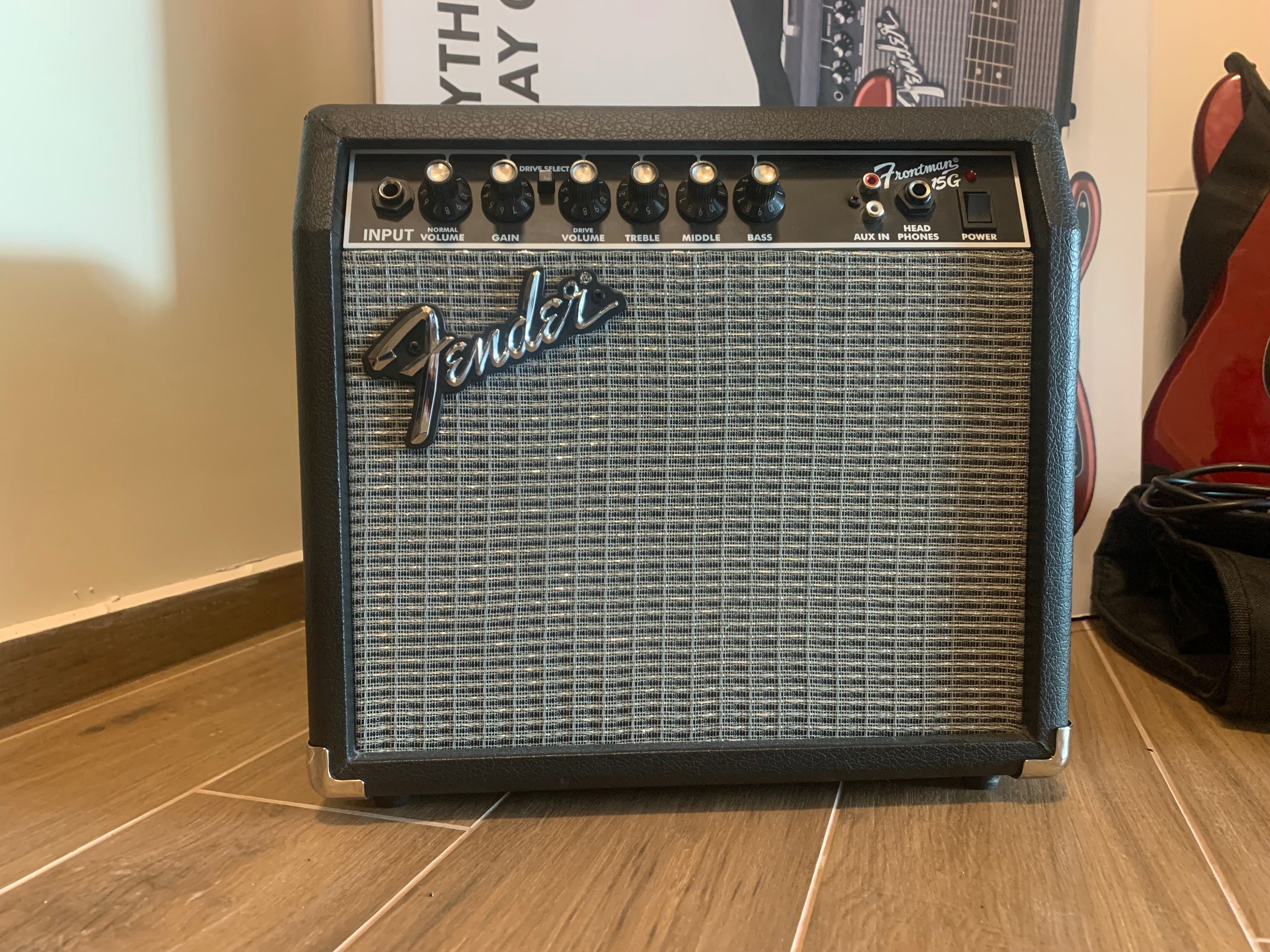 Fender Squier Stratocaster+ Fender Frontman 15 G