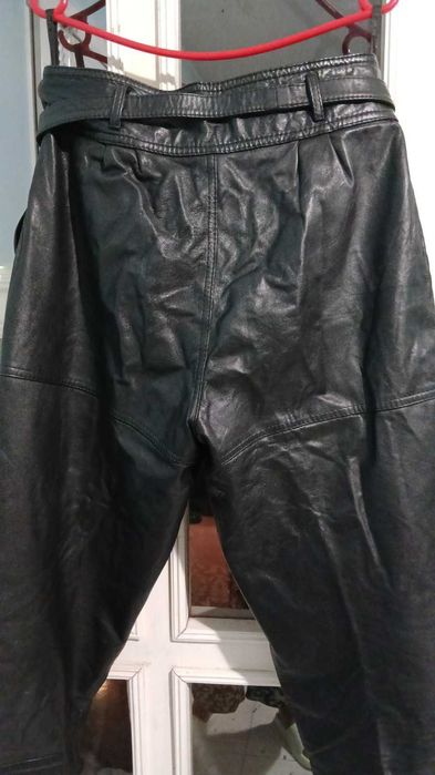 Мъжки черен панталон от естествена кожа