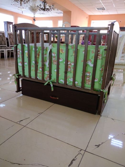 Детская кроватка