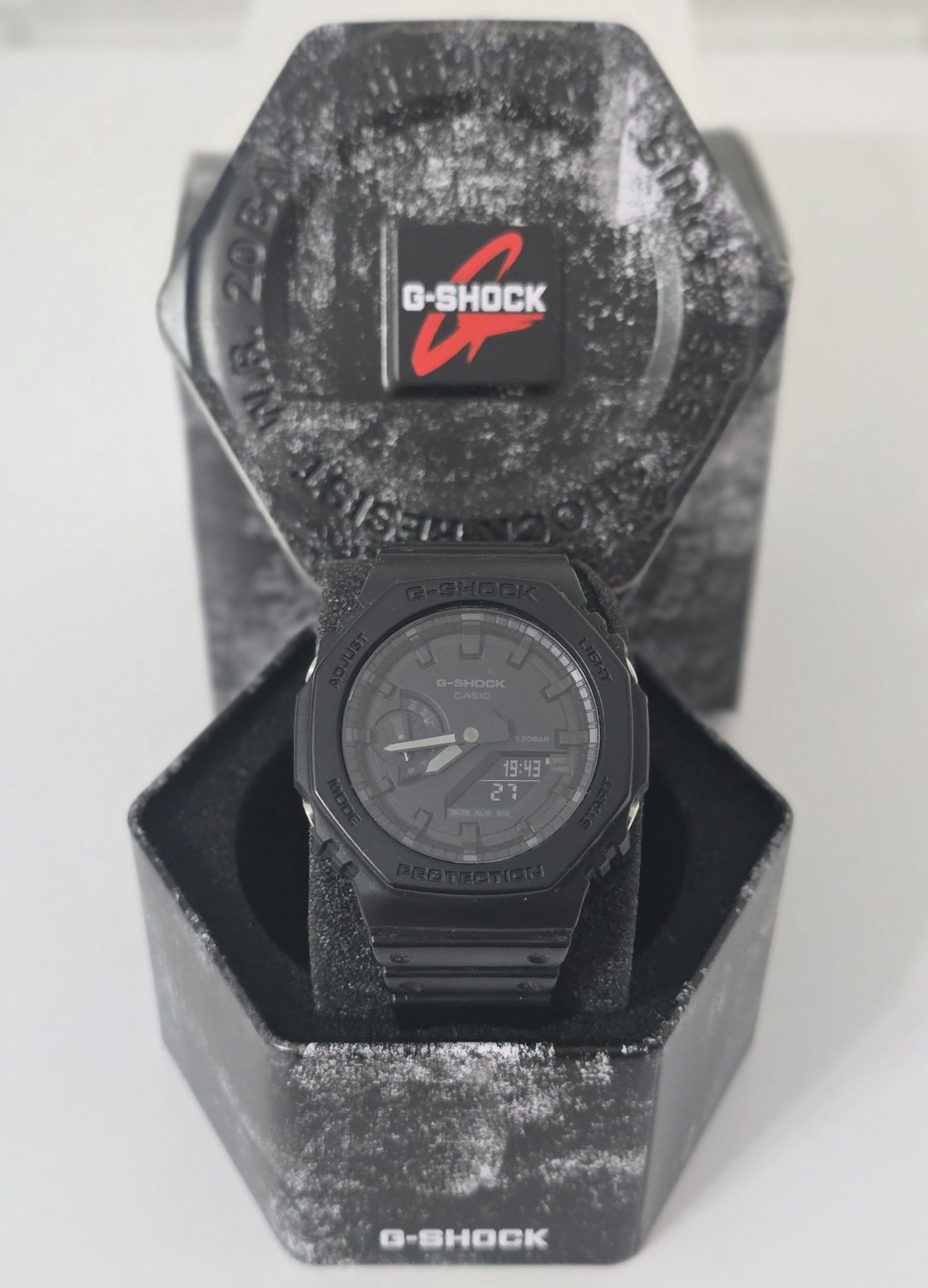Часовник Casio G-Shock GA2100