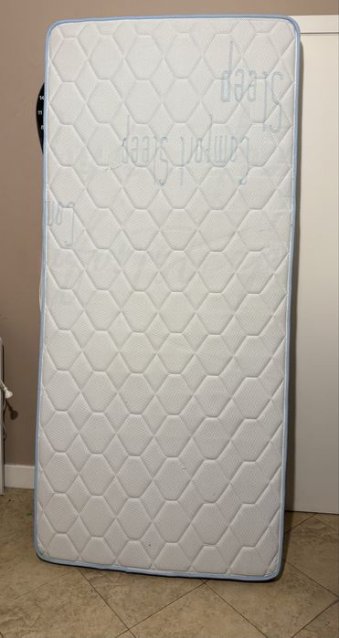 Еднолицев матрак Nani 90×200×18 см – отлично състояние