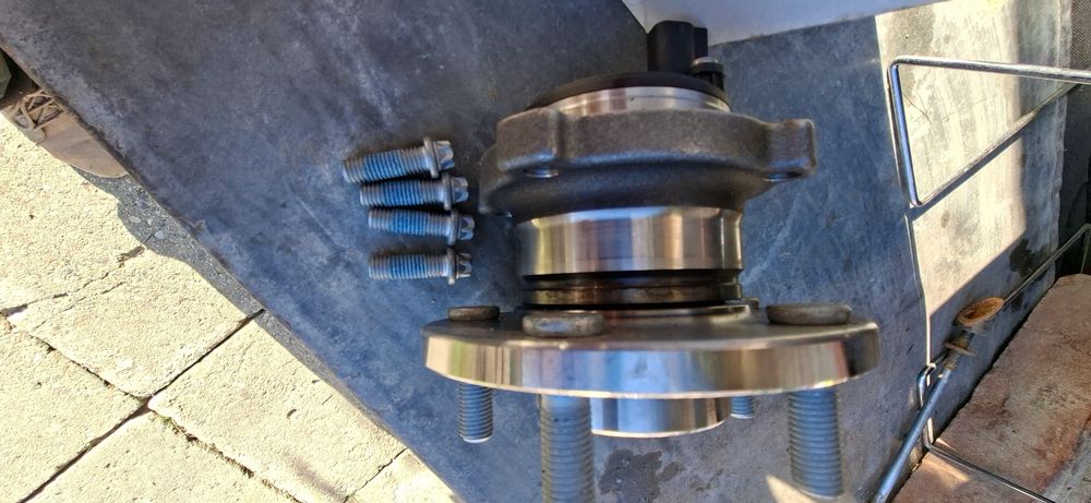 Set rulment roata punte spate Ford Focus 2