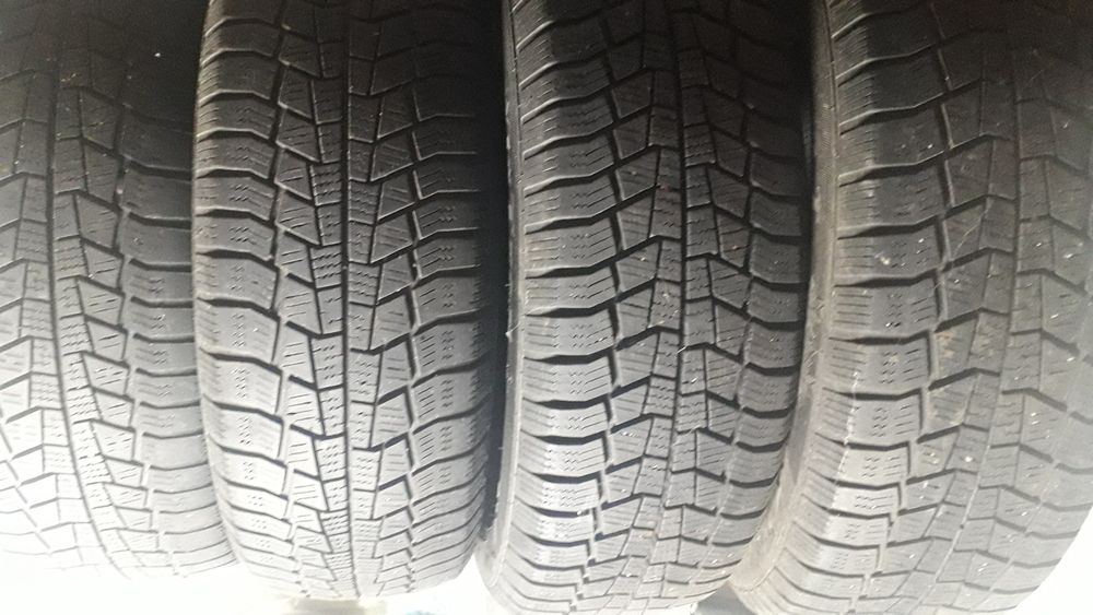 Cauciucuri NOI, sh, capotă Peugeot 207