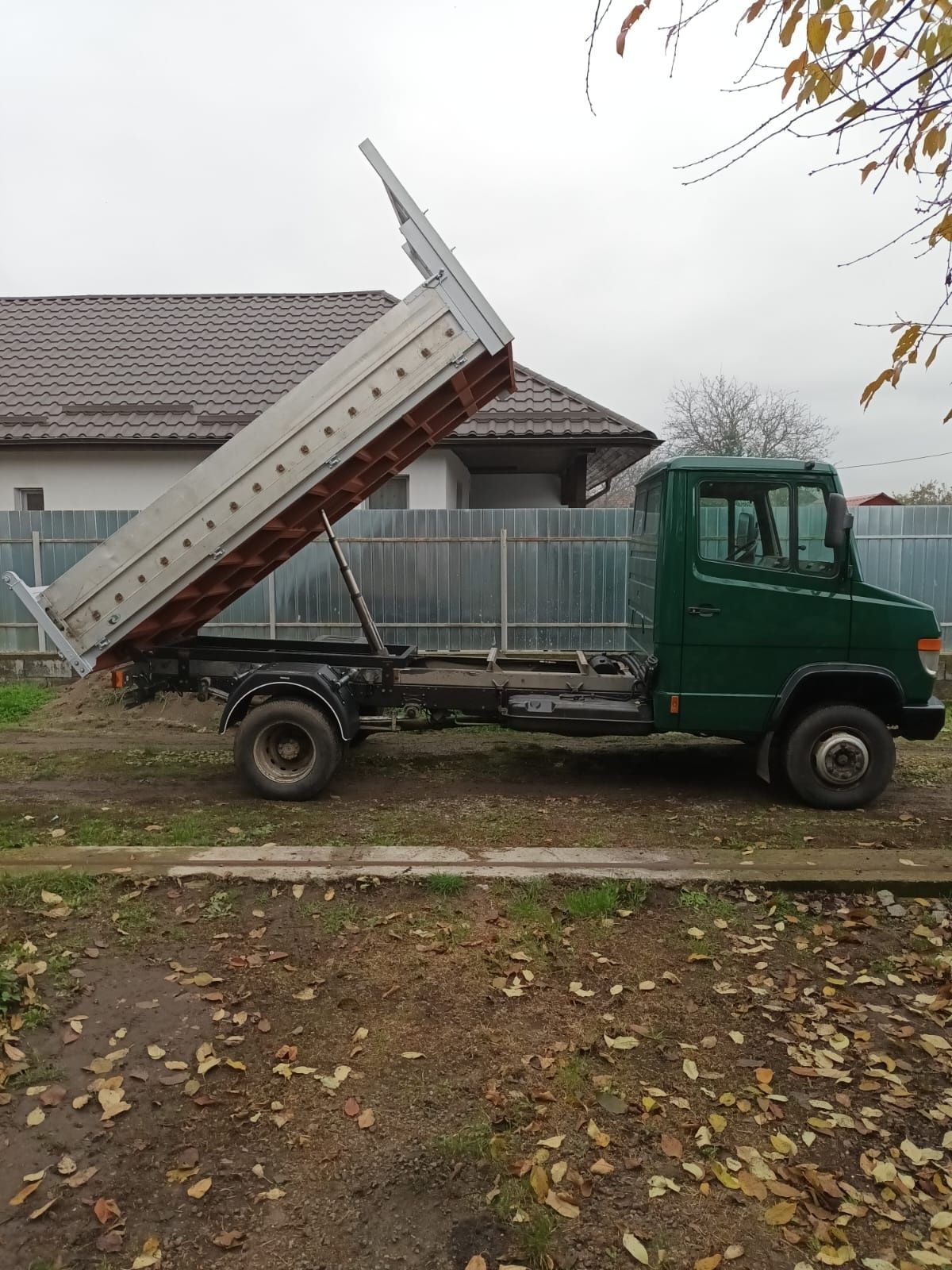 Vând Mercedes Vario sau scimb