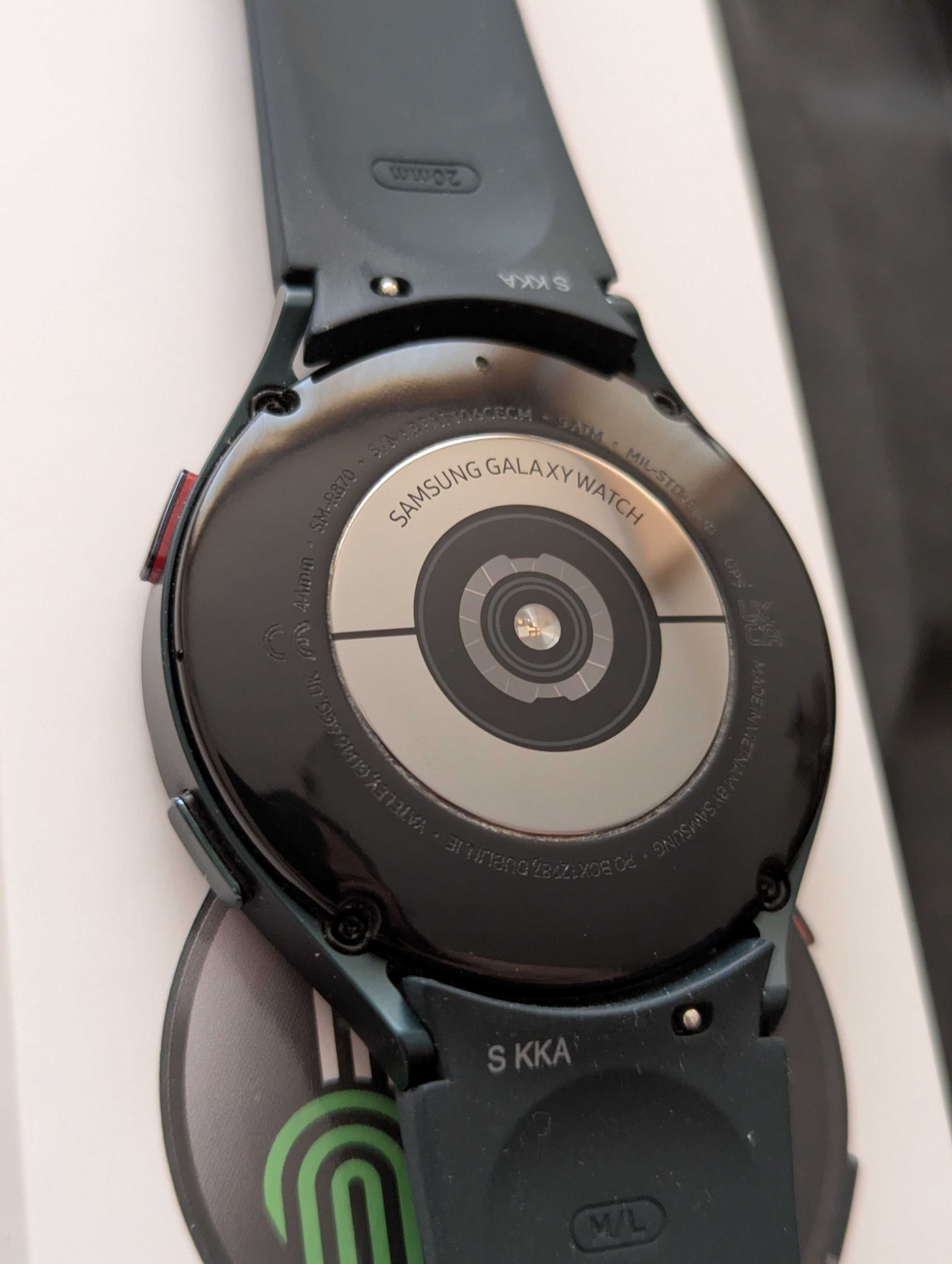 смарт часовник Samsung Galaxy Watch 4 44mm