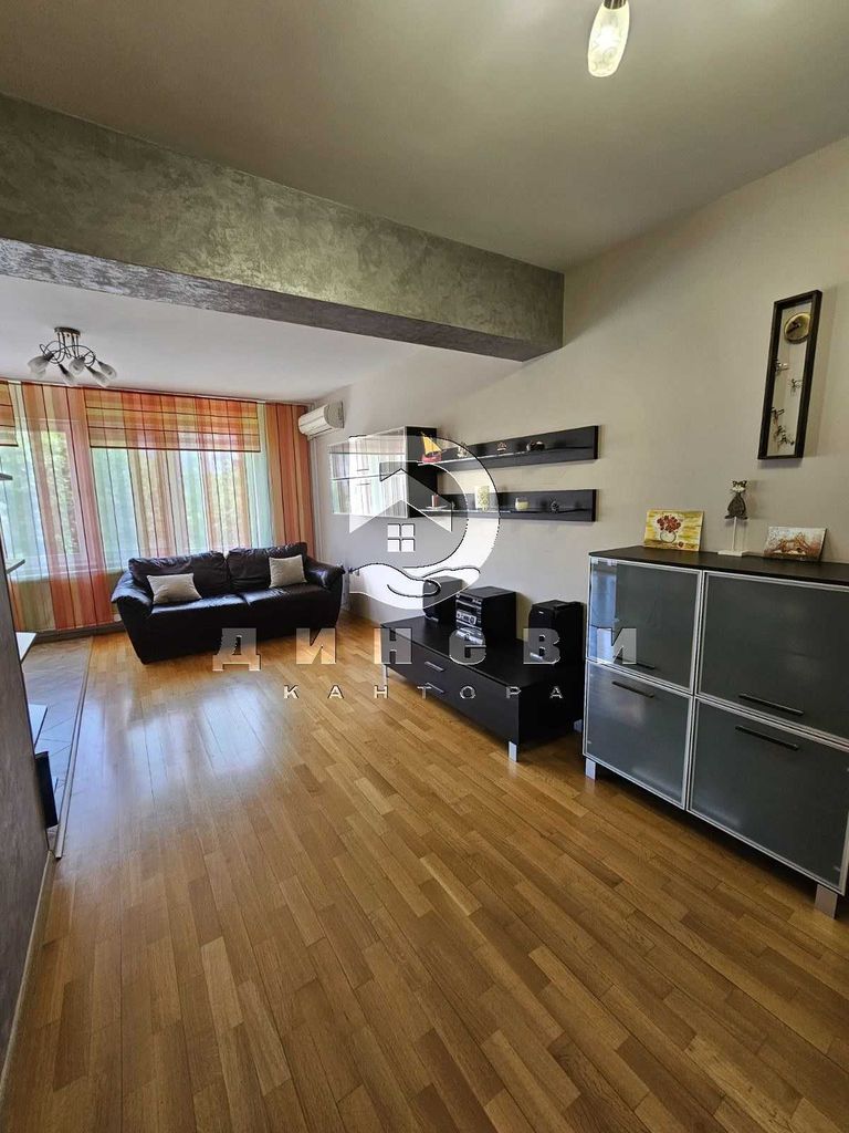 Продава се Тристаен апартамент в Стара Загора, Център - 131 кв.м за 1146 €/кв.м - Снимка #2