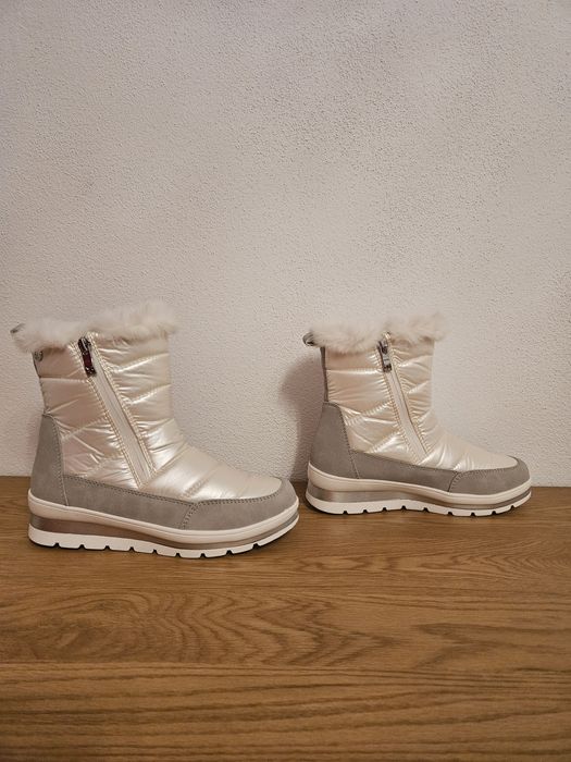 Vând Ghete damă Caprice Pearl Comb,mărimea 37-noi în cutie!