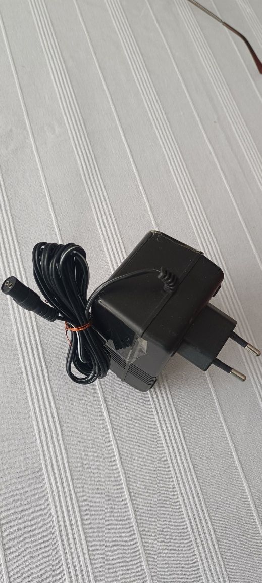 Продам зарядное устройство