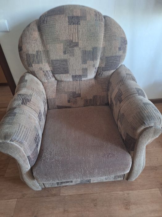 Продам диван и два кресла, в хорошем состоянии