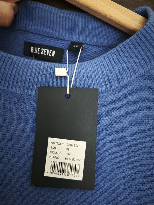 Pulover nou cu etichetă mărimea 38