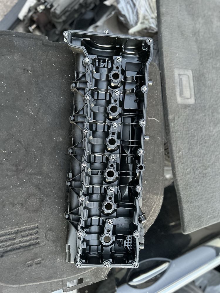 Капак клапани БМВ n57d30 bmw 5/6/7 series