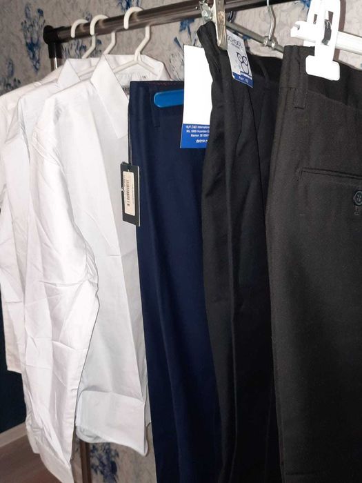 Продам школьные брюки, рубашки, подштаники