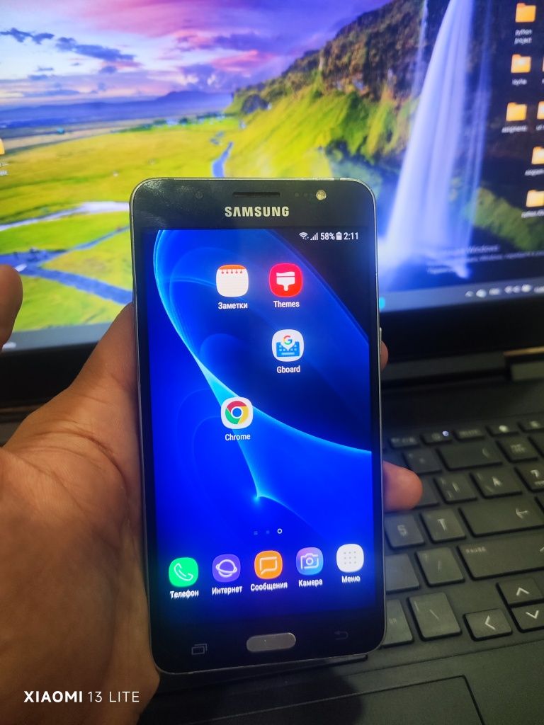 Samsung Galaxy J5 2016 2/16gb  qora rang