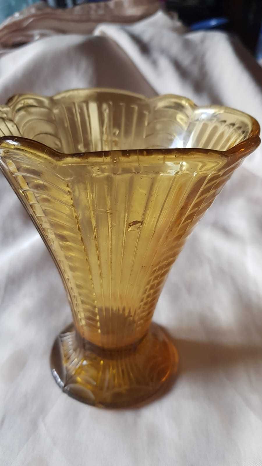 vaza de sticla oliv