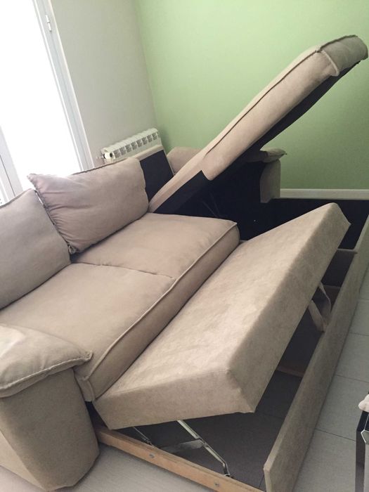 Триместен диван с лежанка