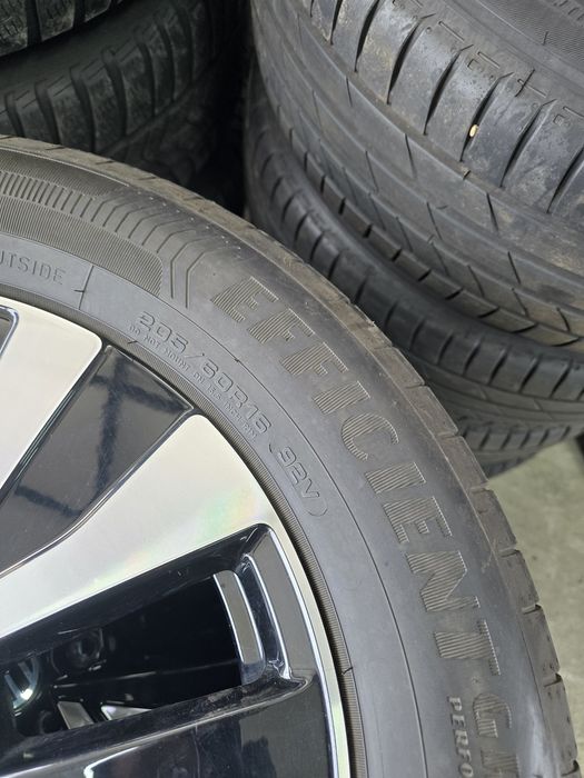 4 Броя 205/60/16 Goodyear 2x6,2mm 2x5,5mm 23dot